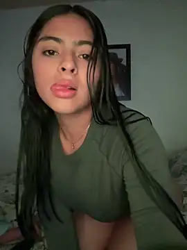 morenaQueen  online show from April 28, 6:34 pm