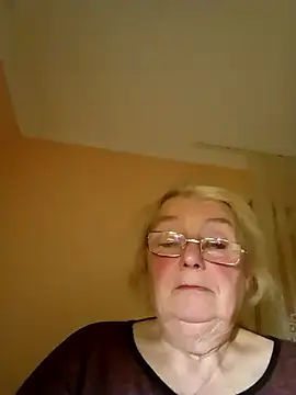 AmyLove353 online show from October 31, 10:14 pm