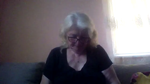 AmyLove353 online show from June 3, 3:18 am