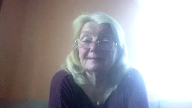 AmyLove353 online show from May 2, 3:54 am