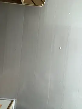 Violeet-Smith online show from December 17, 4:33 pm