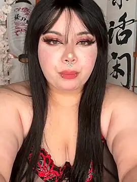 yum3doll online show from November 5, 7:30 pm