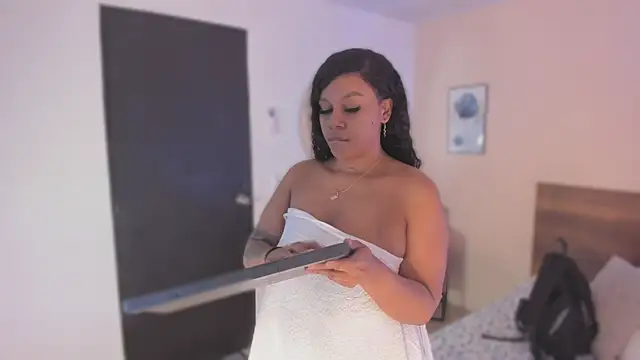 YariRose online show from January 7, 1:36 pm