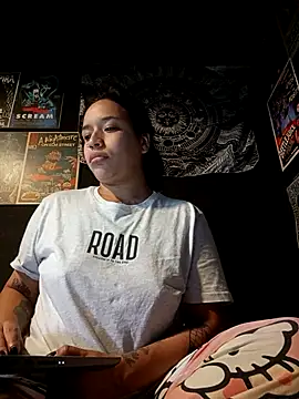 Isis Bathory online show from November 14, 3:45 pm