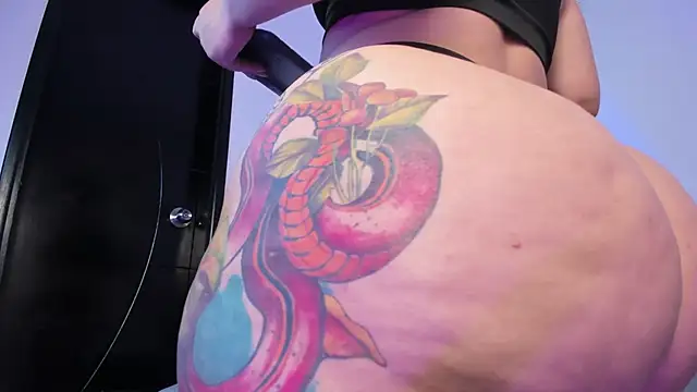 miah storm online show from February 3, 2:53 am