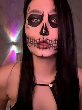 KailyBell online show from October 31, 4:00 pm