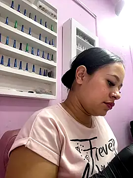 PaulaCruz01 online show from December 5, 8:21 pm