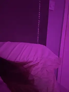 Gia Atkinson online show from October 26, 12:50 am