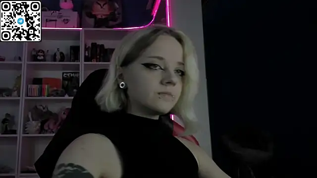 Holy Mistress S online show from May 30, 11:19 am