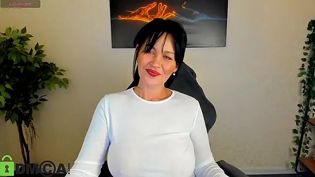 Sara Devills online show from April 19, 8:47 am