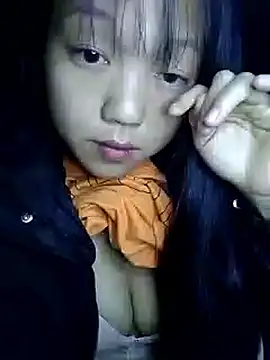 Quynhsumon online show from November 20, 2:51 pm