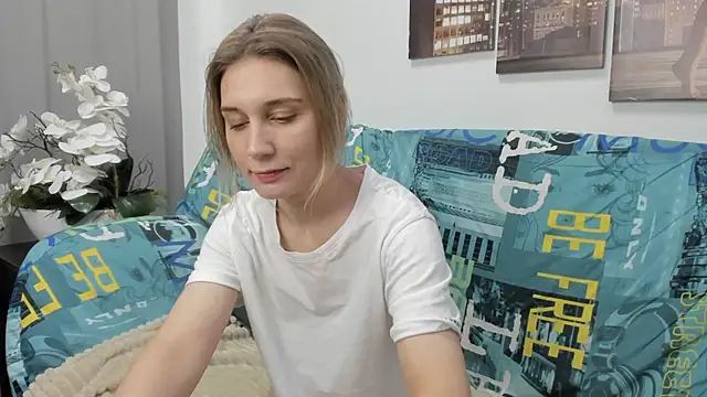 Tenderly Sophie online show from December 5, 1:27 am