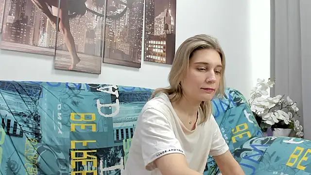 Tenderly Sophie online show from March 9, 2:15 am