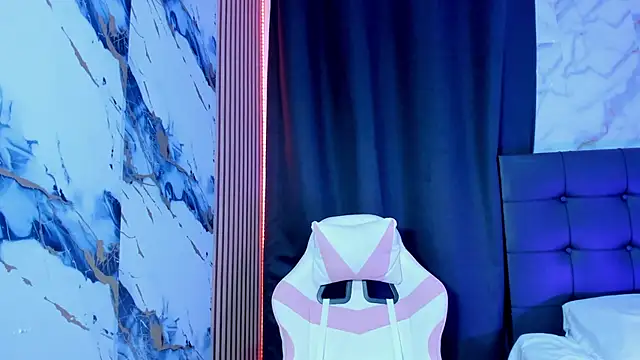 Scarlet DLuce online show from January 6, 9:02 am