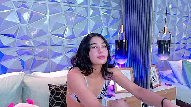 AdelineJhones online show from April 14, 10:10 pm