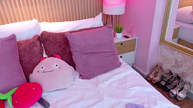 AdelineJhones online show from February 8, 6:33 pm