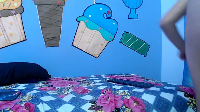 katty18love18 online show from December 14, 1:22 am