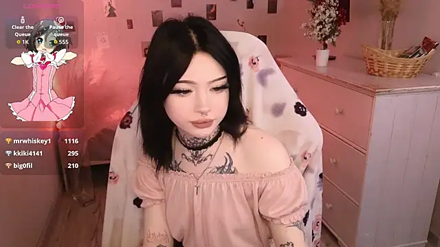 Emma Kirks online show from May 31, 4:13 pm