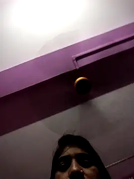 Cute Riya 1 online show from April 5, 6:40 pm