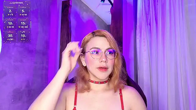 sussiestrawberry online show from November 13, 10:25 am