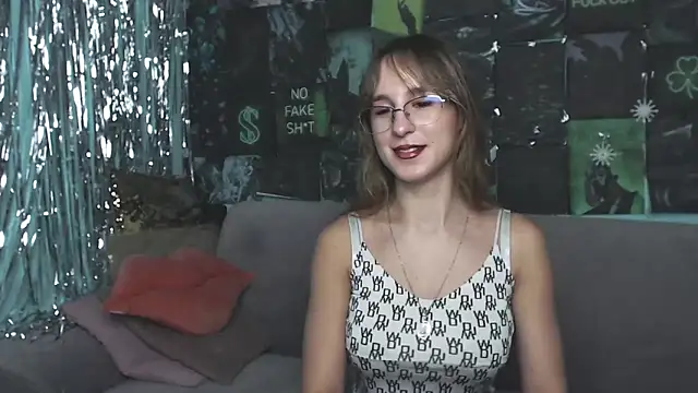 AlishaKellyi online show from November 11, 6:09 am