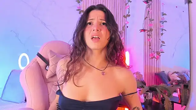 LolaMustaine  online show from November 8, 10:04 pm