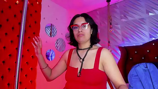 Roxanne Han online show from May 27, 12:24 pm