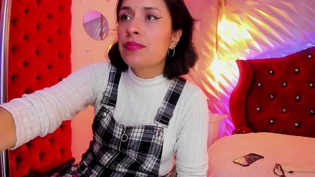 Roxanne Han online show from May 17, 2:55 am