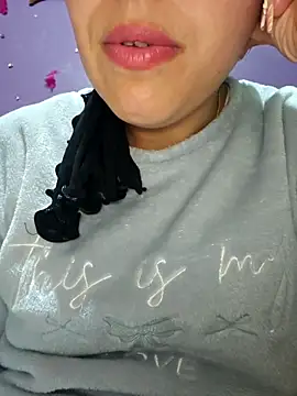 Sexy-girl online show from May 7, 10:46 pm