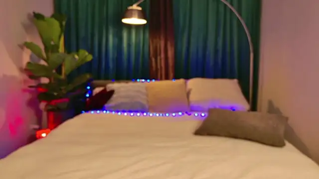 Kess-Edison online show from April 11, 8:01 pm