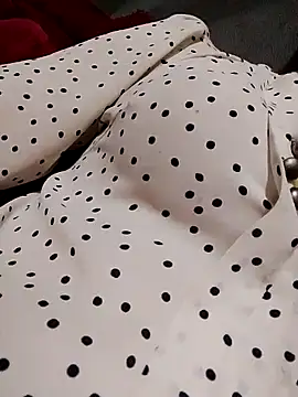 TRIEUTRIEU20 online show from October 29, 2:42 pm