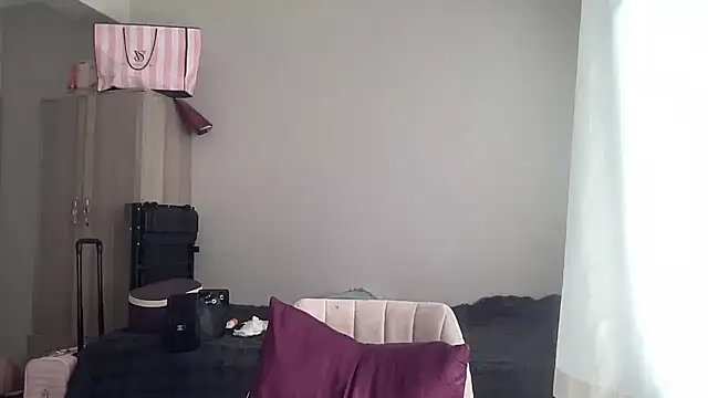 alyx  online show from July 13, 12:06 pm