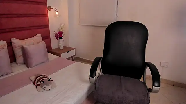 aitana monteroo online show from November 1, 1:15 pm