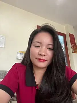 Bee Yellow00 online show from June 22, 4:42 am