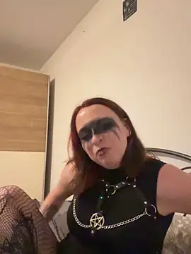 Latexaddictx  online show from October 31, 6:23 pm