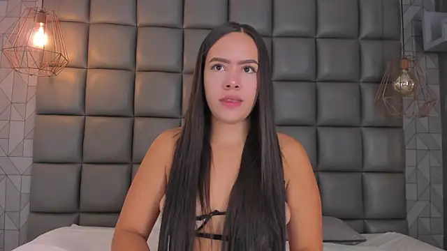 dannavelvet online show from December 18, 1:05 pm