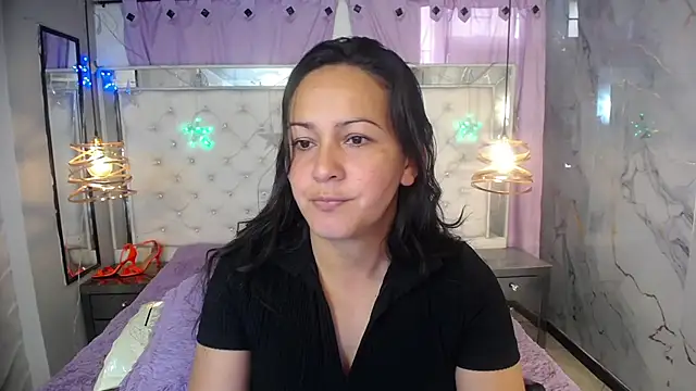 Melissa-roberts online show from December 15, 6:35 pm