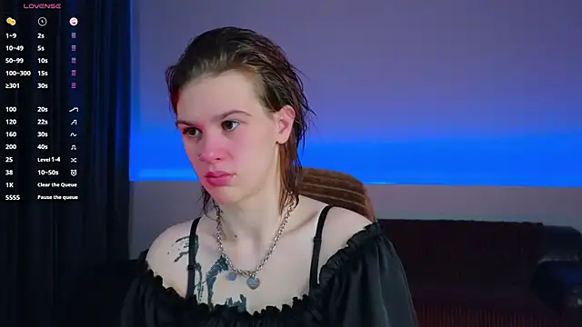 LoraPuffs online show from July 11, 4:51 pm