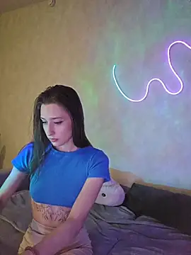 Emma Wilsons online show from November 25, 1:46 pm