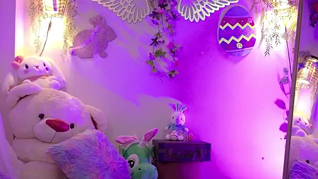 ISA NIXON online show from April 4, 7:02 pm