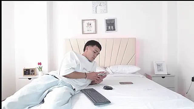 Sweetly-Twisted online show from October 28, 2:01 pm