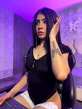 MAIILY TAY online show from December 4, 12:07 pm