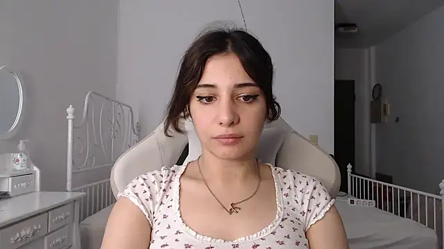 bellefleurrr online show from June 25, 2:07 pm