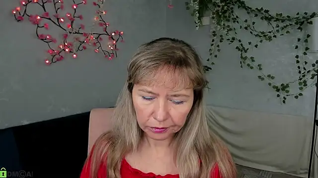 Carla Vogue online show from December 4, 10:17 am