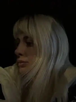 blondegirlx online show from January 18, 6:26 pm