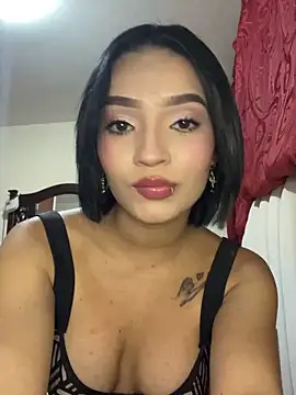 zoeejones online show from October 28, 1:11 am