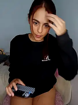 Kira Blake online show from November 14, 9:04 pm