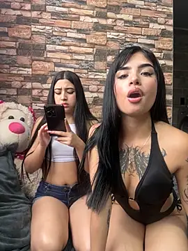 nicky and isabella online show from November 5, 8:25 pm