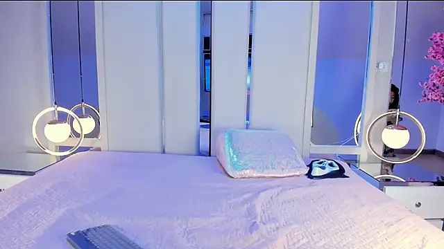 Ameliatrevicott online show from November 1, 7:01 am