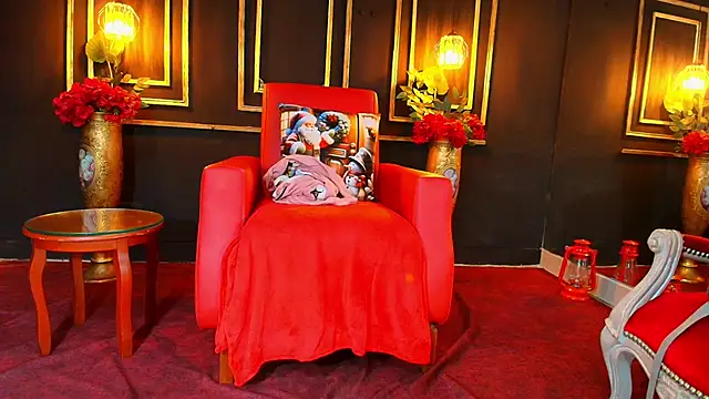 Nayla Monroee online show from December 17, 8:35 pm